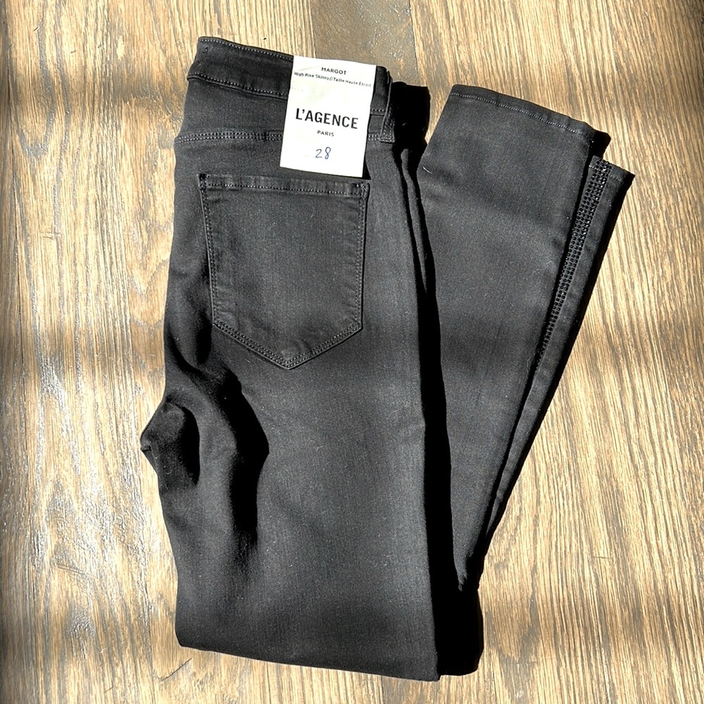 NWT Margo High Rise Skinny - Size 28